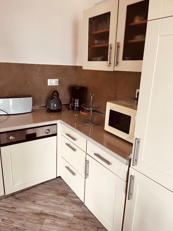 Pachmann Apartments Неа Плагия Екстериор снимка